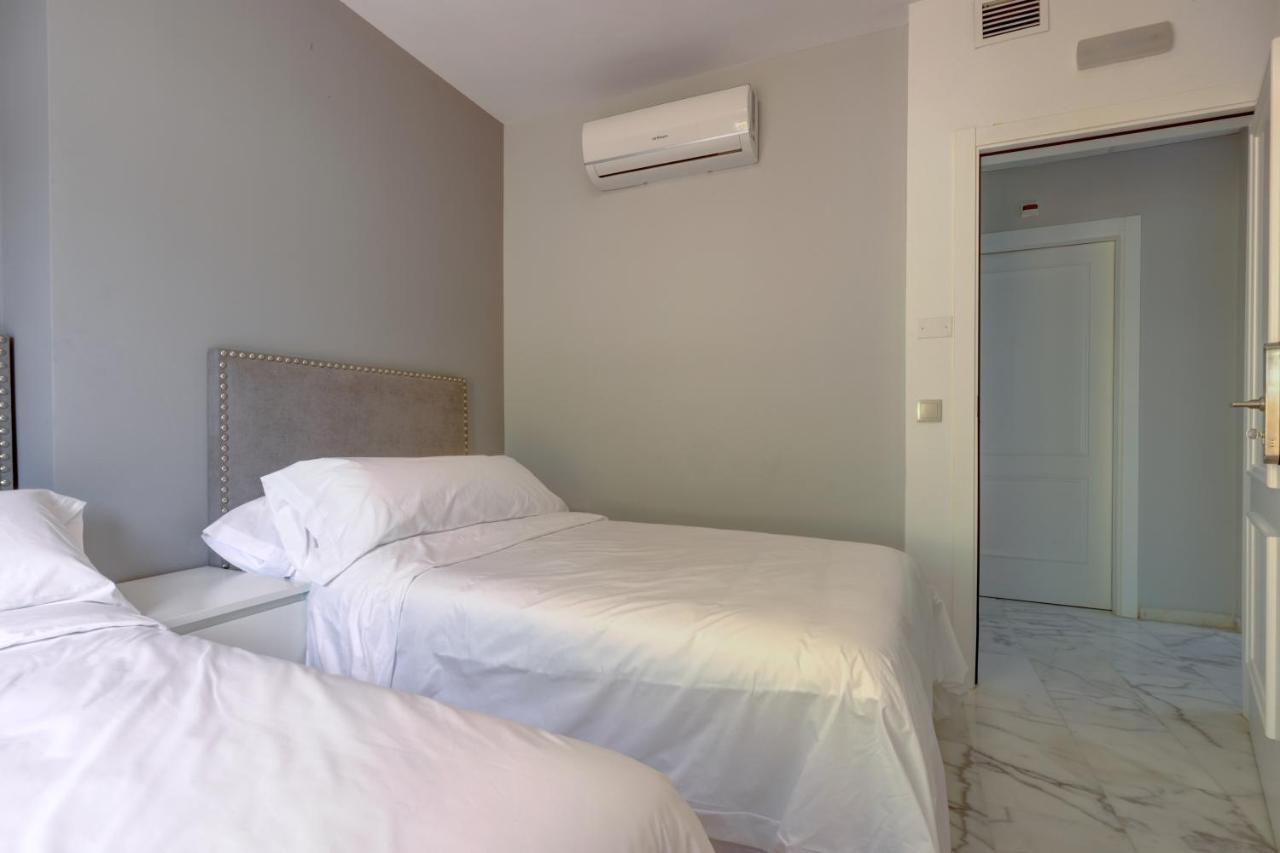 Hostal 37 Estepona Esterno foto